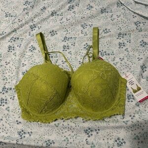NWT Ashley Stewart Green Full-Coverage Bra with Molded Cups